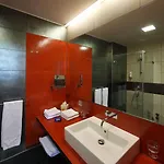 فندق Maxlhaid 4*