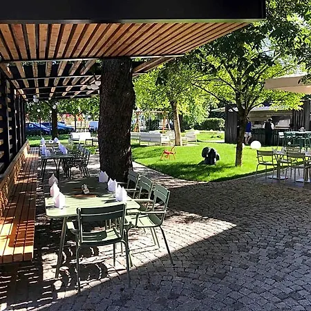 Maxlhaid Hotel 4*